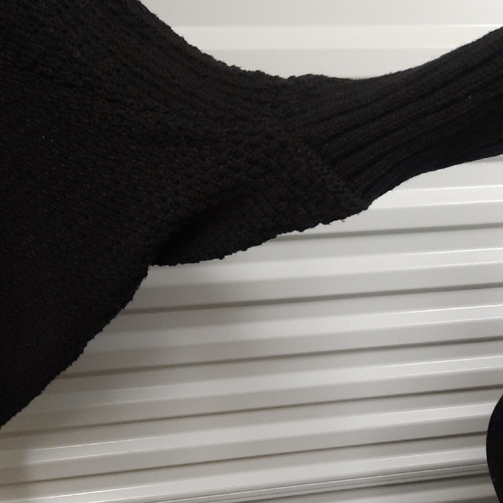 Elegant Black Women's Cardigan - Picture 2 of 6